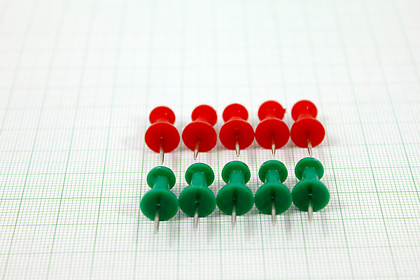 포토 JPG 해외이미지 아이콘 디자인 종이 백그라운드 오렌지 비즈니스 학교 그래프 문구용품 사람없음 옆모습 빨간색 초록색 컬러풀 사무실 금속 쪽지 장비 흰색 공구 압정 플라스틱 수집 심볼 묘사 오브젝트 클립 공지사항 고립 엘리먼트 조언 해외202004 해외포토 교육 뷰포인트 컬러 과일 재질 사무용품 도구 파일형식 이미지허브