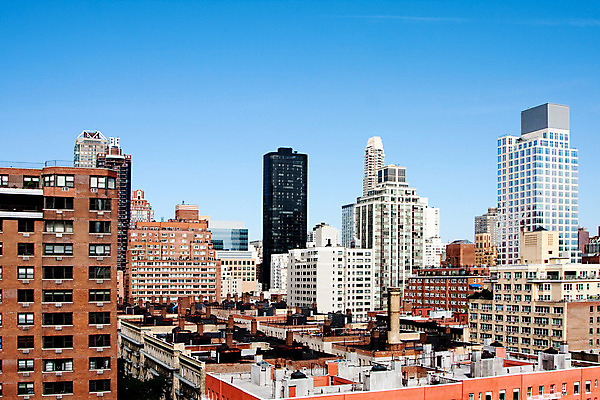 포토 JPG 해외이미지 건축양식 창문 유리 하늘 지붕 벽돌 새로움 주택 굴뚝 사람없음 건물 옆모습 파란색 고층빌딩 봄 도시 큼 옥상 대도시 동쪽 맨해튼 해외202004 해외포토 건축물 계절 건축 뷰포인트 컬러 컨셉 재질 빌딩 크기 방향 뉴욕 파일형식 이미지허브