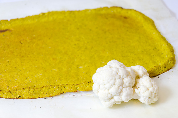 포토 JPG 해외이미지 접시 종이 음식 다이어트 채소 피자 건강 요리 사람없음 가로 노란색 식사 저녁식사 껍질 시골 원형 플랫 닫기 선택 오븐 정상 자르기 굽기 먹기 준비 반죽 레시피 칼로리 직사각형 점심식사 무료 양피지 채식주의자 평야 핸드메이드 비건 해외202004 해외포토 도형 식기 컬러 컨셉 모션 자연 패스트푸드 서양음식 가전제품 구이 채식 파일형식 이미지허브