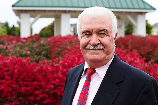 포토 JPG 해외이미지 백인 직업 라이프스타일 할아버지 남자 행복 백그라운드 잎 비즈니스 사업가 성공 넥타이 한명 서기 사람 정장 성인 야외 빨간색 초록색 어둠 가을 흰색 표현 비즈니스맨 체험 자신감 주름 은퇴 중개인 스마트 콧수염 만족 투자 시민 옛날 노화 해외202004 해외포토 서양인 식물 1 잡화 옷 계절 노년 감정 컬러 컨셉 모션 수염 생활 직장인 국민 파일형식 이미지허브