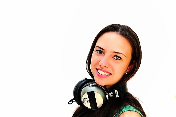 포토 JPG 해외이미지 얼굴 음악 노래 한명 10대 헤드폰 소리 기쁨 듣기 MP3 예술가 오디오 해외202004 해외포토 1 감정 음향기기 모션 청소년 문화예술 사람 신체부위 전자제품 파일형식 이미지허브