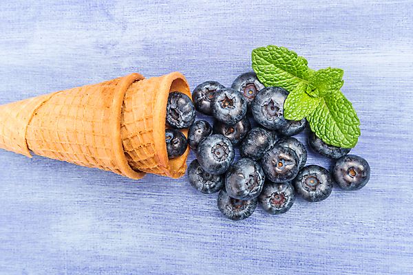 포토 JPG 해외이미지 열매 음식 백그라운드 잎 패턴 다이어트 과일 자연 탁자 디저트 건강 사람없음 목재 빨간색 초록색 파란색 갈색 정원 수확 시골 신선 달콤 맛 정상 민트 유기농 질감 블루베리 산딸기 원뿔 와플 숙성 디톡스 해외202004 해외포토 도형 나무 식물 웰빙 컬러 가구 컨셉 무늬 농업 재료 허브 생태계 파일형식 이미지허브