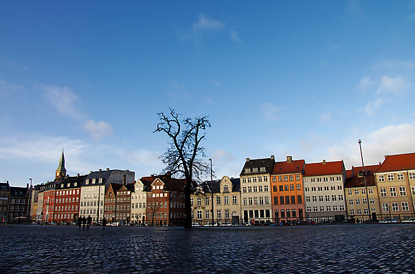 포토 JPG 해외이미지 유럽 오렌지 건축양식 창문 하늘 주택 덴마크 사람없음 야외 건물 가로 빨간색 파란색 관광지 도시풍경 컬러풀 갈색 노란색 줄무늬 회색 도시 만족 정사각형 일렬 타운 직사각형 구시가지 명승지 옛날 코펜하겐 해외202004 해외포토 도형 건축물 건축 감정 나라 컬러 여행 무늬 과일 북유럽 풍경 파일형식 이미지허브