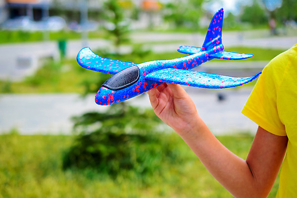 포토 JPG 해외이미지 구름 모델 공원 어린이 여행 날개 교통시설 하늘 비행기 사람없음 여름 파란색 산책 흰색 도시 헬리콥터 공항 작음 항공 제트기 대패 해외202004 해외포토 자연요소 계절 공공시설 컬러 교통 항공교통 휴식 대중교통 사람 크기 시설 파일형식 이미지허브