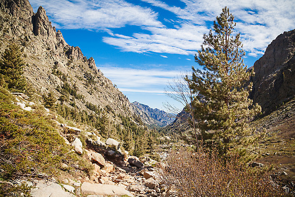 포토 JPG 해외이미지 구름 유럽 호수 여행 자연 하늘 산 풍경 사람없음 야외 물 파란색 평화 환경 계곡 하이킹 프랑스 바위 숲 내추럴 코르시카 해외202004 해외포토 자연요소 나라 컬러 섬 컨셉 레저 돌_바위 생태계 파일형식 이미지허브