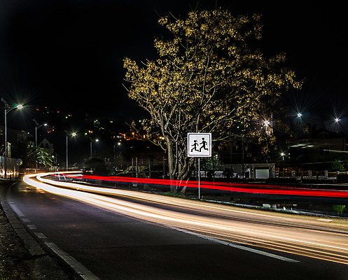 포토 JPG 해외이미지 학생 도로 어린이 이동 십자가 비즈니스 학교 교통시설 자국 모션 자동차 전등 거리 경고 풍경 사람없음 건물 빛 도시풍경 머리 어둠 운전 도시 고속도로 도심 야간 소프트포커스 사인 속도 바쁨 장면 되감기 방법 블러 자동 해외202004 해외포토 자연요소 건축물 교육 길 육상교통 교통 컨셉 조명 촬영기법 사람 신체부위 시설 파일형식 이미지허브