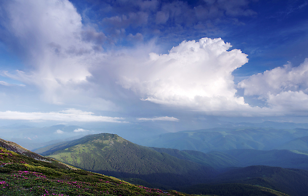 포토 JPG 해외이미지 식물 구름 계절 꽃 분홍색 하늘 산 주택 풍경 경사 사람없음 야외 빨간색 초록색 여름 파란색 맑음 벚꽃 바위 개화 성 정상 진달래 언덕 폐허 그림 산등성이 전망대 산악지대 우크라이나 해외202004 해외포토 자연요소 건축물 유럽 컬러 날씨 건물 돌_바위 파일형식 이미지허브