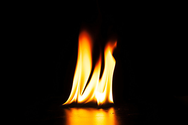 포토 JPG 해외이미지 야생동물 백그라운드 컨셉 일러스트 프레임 파노라마 사람없음 가로 빨간색 반사 노란색 분노 신용카드 위험 큼 모닥불 소방관 자르기 벽난로 화재 연소 광 지옥 해외202004 해외포토 동물 감정 컬러 모션 불 촬영기법 금융 크기 구조원 소방 사건 파일형식 이미지허브