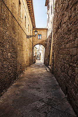포토 JPG 해외이미지 외관 유럽 건축양식 거리 풍경 사람없음 야외 건물 문 마을 이탈리아 바위 도시 그림 좁은 장면 타운 토스카나 해외202004 해외포토 건축물 건축 나라 돌_바위 파일형식 이미지허브