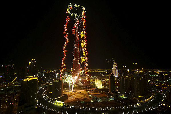 포토 JPG 해외이미지 구름 기념일 행복 백그라운드 크리스마스 하늘 불 추상 휴가 불꽃 새로움 기념 폭죽 불꽃놀이 발렌타인데이 미술 이벤트 사람없음 야외 컬러풀 파티 축제 미국 어둠 로켓 흰색 축하 업무 4 야간 저녁 폭발 연도 아라비아 경례 파열 7월 아랍에미리트 독립 두바이 웅장함 해외202004 해외포토 자연요소 감정 컬러 컨셉 북아메리카 무늬 중동 데이이벤트 놀이 문화예술 숫자 인사 작업 날짜 파일형식 이미지허브