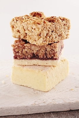 포토 JPG 해외이미지 음식 디저트 요리 사람없음 식사 저녁식사 선택 달콤 굽기 푸딩 타르트 귀리 해외202004 해외포토 빵 컨셉 곡류 맛 구이 파이_빵 파일형식 이미지허브