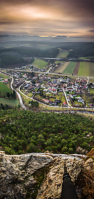 포토 JPG 해외이미지 나무 구름 공원 도로 벽 건축양식 자연 하늘 아침 지붕 산 주택 파노라마 풍경 사람없음 야외 건물 세로 초록색 햇빛 마을 일출 침묵 일몰 바위 오스트리아 저녁 숲 언덕 삼각대 흐림 전경 해외202004 해외포토 주간 자연요소 식물 건축물 공공시설 건축 유럽 길 컬러 교통시설 날씨 촬영기법 태양 노을 소리 돌_바위 야간 생태계 파일형식 탑뷰 이미지허브