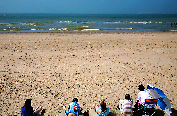 포토 JPG 해외이미지 라이프스타일 여자 행복 모래 바다 여행 하늘 휴가 휴식 사람 풍경 사람없음 야외 물 여름 파란색 맑음 프랑스 뜨거움 이국적 파라다이스 해외202004 해외포토 자연요소 계절 감정 유럽 컬러 컨셉 날씨 생활 파일형식 이미지허브