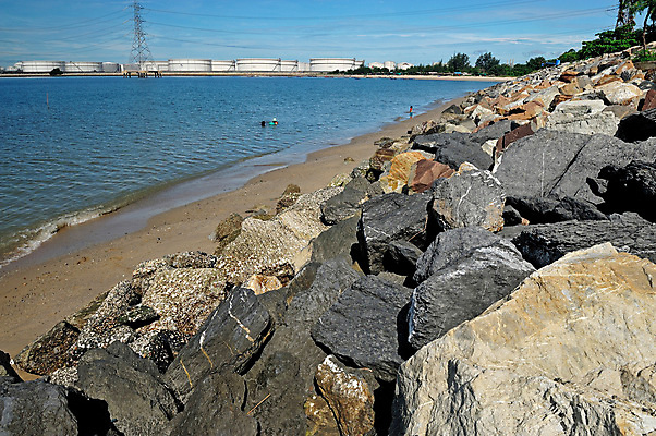 포토 JPG 해외이미지 구름 도로 벽 파도 바다 여행 태국 자연 하늘 풍경 사람없음 야외 물 파란색 평화 항구 힘 바위 만 서핑 떨어짐 보호 방파제 폭풍 타운 내추럴 옛날 해외202004 해외포토 자연요소 공공시설 아시아 길 컬러 컨셉 교통시설 날씨 돌_바위 수상스포츠 도시 생태계 파일형식 이미지허브