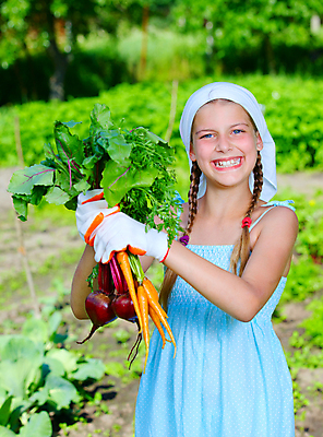 포토 JPG 해외이미지 식물 백인 여자 꽃 행복 어린이 음식 잎 채소 자연 엄마 오이 주택 건강 한명 미소 사람 취미 야외 초록색 여름 농장 환경 정원 흙 봄 당근 수확 성장 가을 보호 냄비 상추 다발 유기농 원예 완두콩 생태학 원예사 해외202004 해외포토 서양인 직업 1 웰빙 계절 교육 감정 컬러 컨셉 농업 가족 콩 뿌리채소 표정 건물 솥 생태계 파일형식 이미지허브