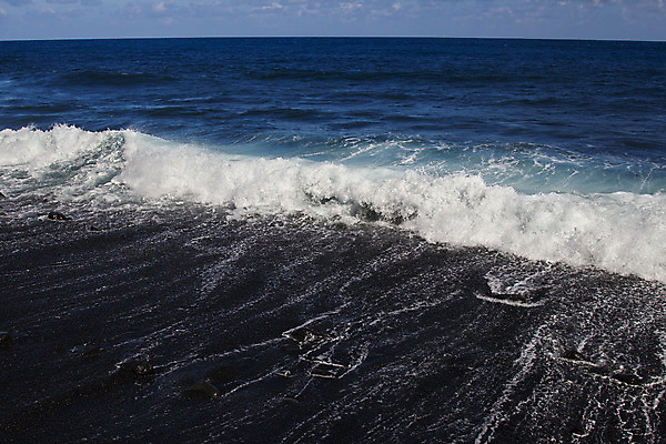 포토 JPG 해외이미지 구름 모래 파도 바다 조류 하늘 휴가 휴식 따뜻함 사람없음 파란색 맑음 검은색 서핑 하와이 용암 수평선 해외202004 해외포토 자연요소 동물 컬러 컨셉 날씨 미국 수상스포츠 파일형식 이미지허브
