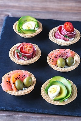 포토 JPG 해외이미지 음식 바다 조각 백그라운드 토마토 탁자 치즈 건조 샌드위치 건강 육류 어류 사람없음 목재 빨간색 초록색 쌓기 계란 검은색 흰색 신선 원형 체리 소시지 정상 작음 카나페 해산물 크림 올리브 햄 깨 연어 아보카도 훈제 폭식 메추리 미니 백리향 살라미 치유 해외202004 해외포토 도형 나무 열매 컬러 가구 채소 과일 식재료 재료 모션 유제품 서양음식 알 수중동물 조미료 가공식품 크기 파일형식 이미지허브