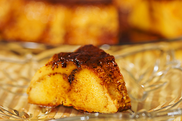 포토 JPG 해외이미지 전통 접시 음식 디저트 사탕 요리 사람없음 갈색 노란색 식당 계란 식사 젖음 우유 황금 닫기 선택 달콤 설탕 굽기 크림 묘사 시럽 레시피 푸딩 충동구매 프랑스어 바닐라 커스터드 캐러멜 해외202004 해외포토 문자 식기 컬러 컨셉 모션 유제품 쇼핑 상점 알 맛 구이 과소비 파일형식 이미지허브