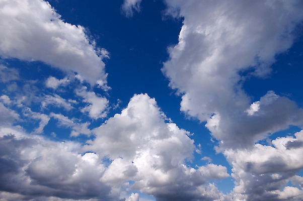 포토 JPG 해외이미지 구름 백그라운드 자연 하늘 날씨 사람없음 파란색 안개 흰색 분위기 부드러움 솜털 흐림 내추럴 해외202004 해외포토 자연요소 컬러 컨셉 감각 생태계 파일형식 이미지허브