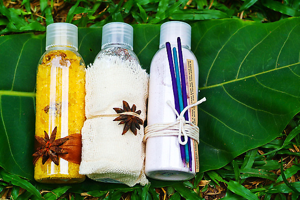 포토 JPG 해외이미지 식물 잎 신체 유리 휴식 건강 사람없음 치료 초록색 위생용품 약 스파 목욕 화장품 욕실 조약돌 흰색 마사지 액체 상품 소중 허브 향수 로션 아로마테라피 로즈메리 내추럴 고립 돌봄 위생관리 항목 해외202004 해외포토 컬러 생활용품 컨셉 의학 모션 재질 관리 뷰티 청결 돌_바위 테라피 파일형식 이미지허브