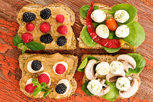 포토 JPG 해외이미지 열매 음식 빵 조각 잎 다이어트 채소 과일 고추 탁자 샌드위치 건강 요리 사람없음 목재 초록색 소풍 요식업 식사 버섯 페인트 시골 신선 양념 애피타이저 먹기 허브 산딸기 서빙 머리위 레시피 후추 시금치 블랙베리 점심식사 그런지 모짜렐라치즈 짠맛 할라피뇨 해외202004 해외포토 나무 식물 산업 컬러 가구 재료 모션 치즈 야외활동 맛 향신료 파일형식 이미지허브