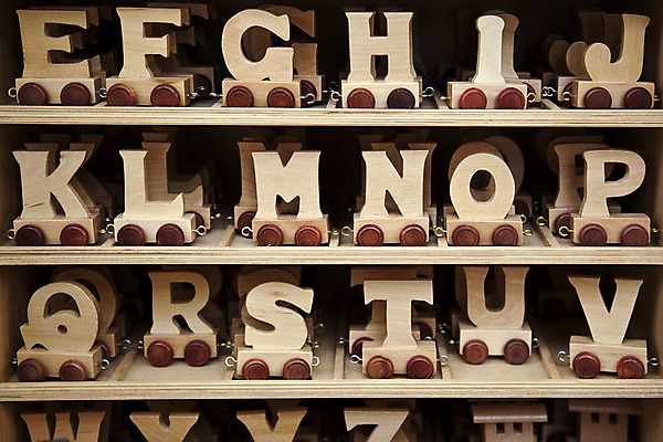 포토 JPG 해외이미지 알파벳 어린이 학교 놀이 사람없음 목재 단어 장난감 편지 맞춤법 해외202004 해외포토 나무 문자 영어 교육 재료 사람 한글 파일형식 이미지허브