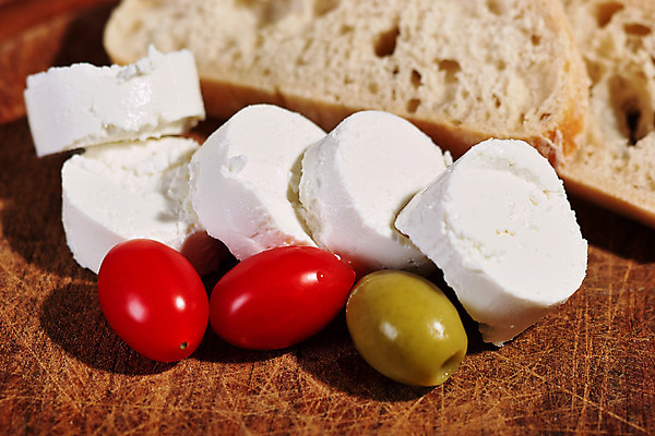 포토 JPG 해외이미지 빵 토마토 방울토마토 치즈 사람없음 기쁨 시골 먹기 올리브 크림치즈 해외202004 해외포토 열매 감정 음식 채소 모션 유제품 파일형식 이미지허브