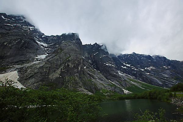 포토 JPG 해외이미지 구름 벽 자연 하늘 산 노르웨이 풍경 경사 사람없음 여름 안개 빙하 뿌연 스칸디나비아 웅장함 해외202004 해외포토 자연요소 계절 유럽 날씨 생태계 파일형식 이미지허브