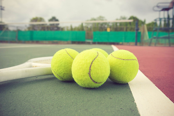 포토 JPG 해외이미지 라이프스타일 줄 모래 스포츠 공 놀이 표면 휴식 건강 경기 취미 사람없음 야외 가로 빨간색 세트 운동 경쟁 장비 테니스 게임 라켓 그룹 닫기 오브젝트 슛 점토 대회 유지 구성 법정 토너먼트 해외202004 해외포토 스포츠용품 컬러 컨셉 모션 생활 구기 파일형식 이미지허브