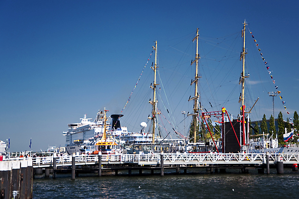 포토 JPG 해외이미지 밧줄 바다 여행 항해 사람없음 항구 정상 크루즈 돛 해군 범선 포트 돛대 발트해 해외202004 해외포토 줄 배_교통 교통시설 군대 북유럽 파일형식 이미지허브