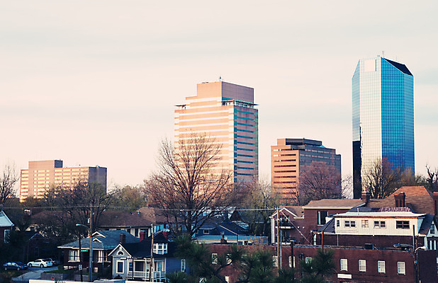 포토 JPG 해외이미지 분홍색 건축양식 창문 거리 주택 사람없음 도시풍경 일몰 봄 도시 도심 시티라이프 해외202004 해외포토 라이프스타일 계절 건축 컬러 풍경 건물 노을 파일형식 이미지허브