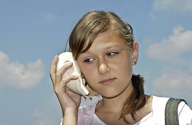 포토 JPG 해외이미지 얼굴 바다 여행 휴가 휴식 한명 사람 햇빛 여행객 소리 듣기 껍질 만족 해외202004 해외포토 1 감정 컨셉 모션 신체부위 태양 파일형식 이미지허브