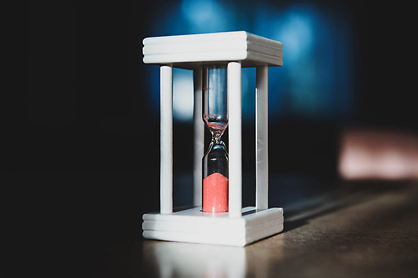 포토 JPG 해외이미지 라이프스타일 모래 바다 시계 백그라운드 컨셉 비즈니스 유리 하늘 추상 휴가 휴식 아이디어 어류 사람없음 물 경제 파란색 빛 태양 금속 맑음 도전 시간 닫기 손목시계 모래시계 측정 사인 기회 투자 만들기 통과 타이머 구명용품 구성 마감 옛날 카운트 해외202004 해외포토 자연요소 컬러 무늬 장신구 모션 재질 날씨 생활 수중동물 안전장비 파일형식 이미지허브