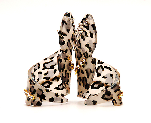 포토 JPG 해외이미지 디자인 커플 여자 장신구 유리 선물 미술 사람없음 장식 빨간색 빛 세트 유행 금속 바위 흰색 반지 원형 화려 재산 고급 우아함 보석 만족 귀 고립 스타일 해외202004 해외포토 도형 감정 컬러 컨셉 관계 재질 문화예술 사람 신체부위 금융 돌_바위 광석 파일형식 이미지허브