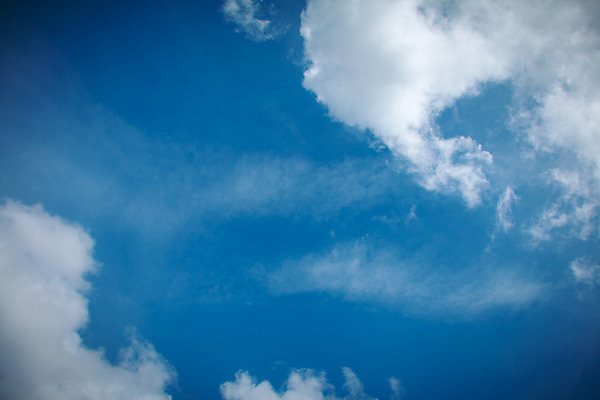 포토 JPG 해외이미지 구름 계절 하늘색 백그라운드 자연 하늘 날씨 풍경 사람없음 야외 여름 파란색 빛 햇빛 태양 맑음 봄 흰색 분위기 수분 천국 흐림 해외202004 해외포토 자연요소 컬러 컨셉 생태계 파일형식 이미지허브