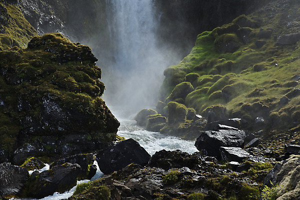 포토 JPG 해외이미지 유럽 여행 자연 산 아이슬란드 풍경 사람없음 물 여름 강 힘 봄 폭포 흐름 바위 개울 북쪽 해외202004 해외포토 자연요소 계절 나라 컨셉 돌_바위 방향 생태계 파일형식 이미지허브