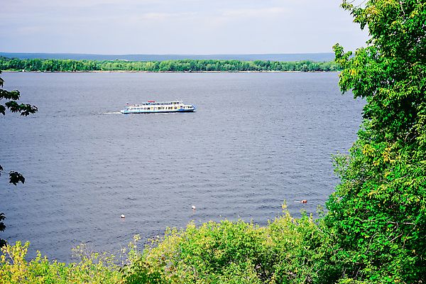 포토 JPG 해외이미지 나무 구름 공원 호수 요트 자연 하늘 파노라마 풍경 사람없음 야외 초록색 물 여름 파란색 강 반사 수영 봄 산책 시골 연못 뜨거움 페어웨이 수평선 해외202004 해외포토 자연요소 식물 계절 공공시설 컬러 골프 배_교통 휴식 촬영기법 수상스포츠 생태계 파일형식 이미지허브