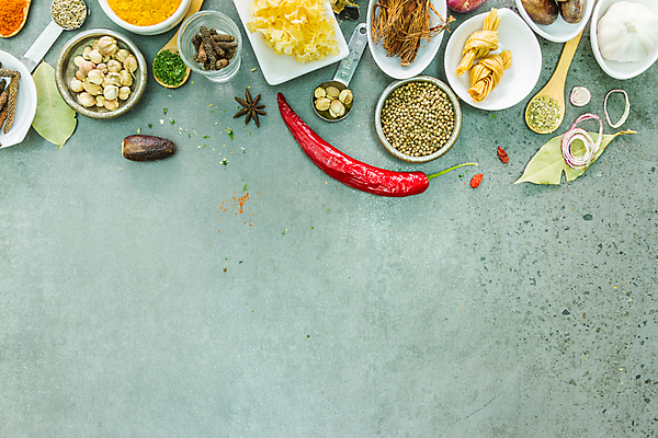 포토 JPG 해외이미지 계절 음식 재료 고추 마늘 종류 요리 사람없음 컬러풀 주방 양념 고수 선택 가루 허브 레시피 후추 생강 강렬 놋쇠 시나몬 강황 해외202004 해외포토 식물 컬러 컨셉 채소 식재료 향신료 파일형식 이미지허브