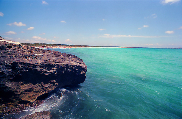 포토 JPG 해외이미지 구름 하늘 풍경 사람없음 물 여름 파란색 만 지중해 터키석 해외202004 해외포토 자연요소 계절 바다 컬러 보석 파일형식 이미지허브