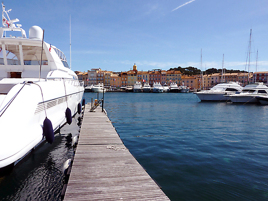 포토 JPG 해외이미지 유럽 별 바다 요트 건축양식 창문 하늘 휴가 주택 사람없음 건물 목재 물 여름 파란색 세계 유행 여행객 마을 항구 프랑스 도시 보트 재산 고급 성자 지중해 포트 타운 남쪽 프랑스어 파스텔톤 해외202004 해외포토 자연요소 나무 문자 건축물 계절 건축 나라 종교 컬러 컨셉 배_교통 재료 교통시설 사람 금융 방향 파일형식 이미지허브
