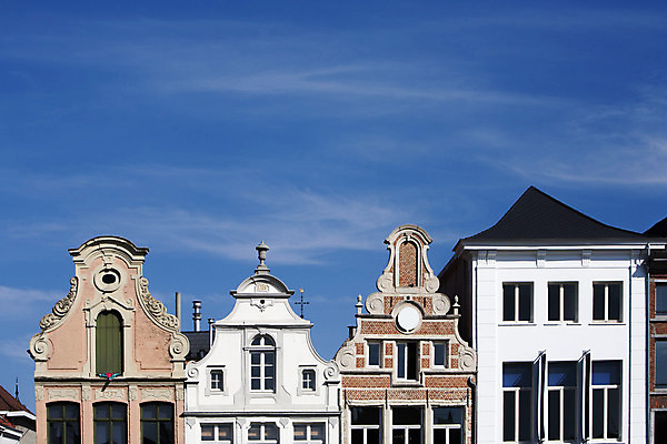 포토 JPG 해외이미지 건축양식 하늘 벽돌 주택 사람없음 건물 역사 벨기에 일렬 옛날 해외202004 해외포토 건축물 건축 서유럽 파일형식 이미지허브