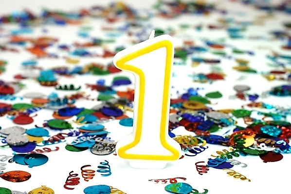 포토 JPG 해외이미지 1 행복 기념 이벤트 사람없음 장식 컬러풀 숫자 노란색 파티 축제 축하 생일 기회 꽃가루 해외202004 해외포토 문자 기념일 감정 컬러 컨셉 가루 파일형식 이미지허브