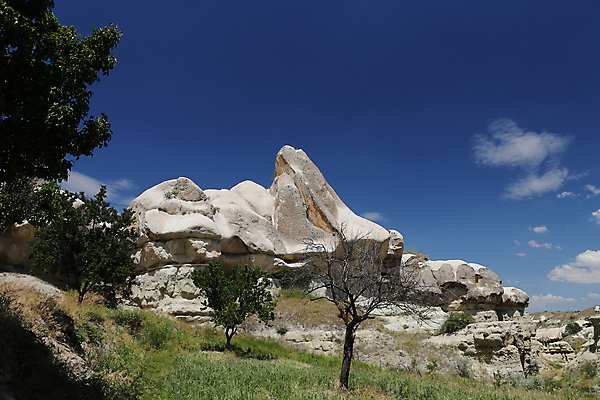 포토 JPG 해외이미지 여행 자연 산 요정 카파도키아 풍경 사람없음 계곡 암석 바위 동굴 언덕 부식 사암 칠면조 지질학 해외202004 해외포토 교육 조류 돌_바위 생태계 파일형식 튀르키예 이미지허브