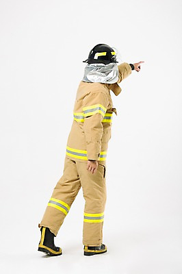 포토 JPG 스튜디오촬영 전신 남자 유니폼 실내 한명 서기 20대 성인 뒷모습 한국인 가리킴 지시 소방관 방화복 성인남자한명만 국내포토 1 옷 뷰포인트 모션 사람 동양인 손짓 청년 내부 구조원 소방 남자한명만 성인남자만 파일형식