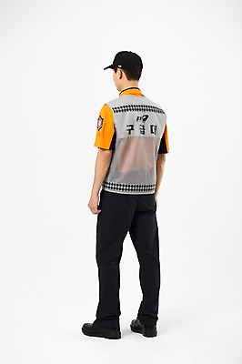 포토 JPG 스튜디오촬영 전신 남자 유니폼 실내 한명 서기 20대 성인 뒷모습 한국인 소방관 성인남자한명만 국내포토 1 옷 뷰포인트 모션 사람 동양인 청년 내부 구조원 소방 남자한명만 성인남자만 파일형식