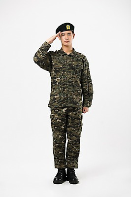 포토 JPG 스튜디오촬영 전신 남자 실내 한명 서기 20대 성인 앞모습 군인 한국인 군복 경례 성인남자한명만 국내포토 직업 1 뷰포인트 유니폼 모션 사람 동양인 청년 내부 인사 국군 남자한명만 성인남자만 파일형식