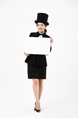 포토 JPG 스튜디오촬영 전신 배너 여자 사각프레임 광고판 알림판 실내 한명 서기 미소 들기 20대 성인 앞모습 한국인 마술사 마술사복장 성인여자한명만 국내포토 1 옷 뷰포인트 모션 프레임 표정 사람 동양인 청년 내부 사각형 마술 판 여자한명만 성인여자만 파일형식