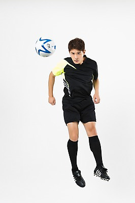 포토 JPG 스튜디오촬영 전신 남자 축구공 축구선수 실내 한명 20대 성인 앞모습 점프 한국인 헤딩 성인남자한명만 국내포토 1 뷰포인트 공 축구용품 모션 운동선수 사람 동양인 청년 내부 축구 남자한명만 성인남자만 파일형식