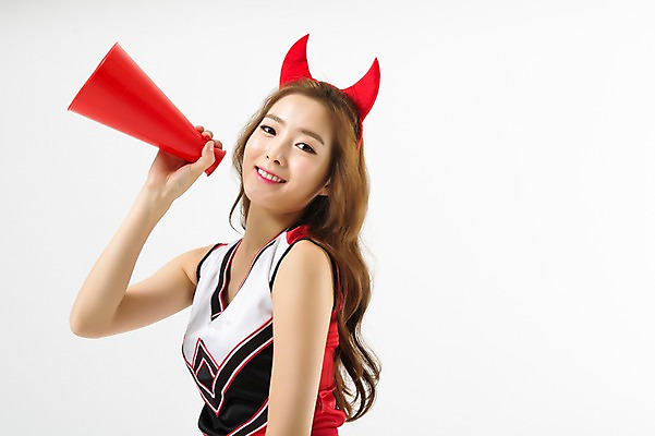 포토 JPG 스튜디오촬영 여자 응원 실내 한명 서기 들기 상반신 20대 성인 확성기 한국인 붉은악마 치어리더 성인여자한명만 월드싸커 국내포토 1 스포츠 모션 사람 동양인 청년 내부 여자한명만 성인여자만 파일형식