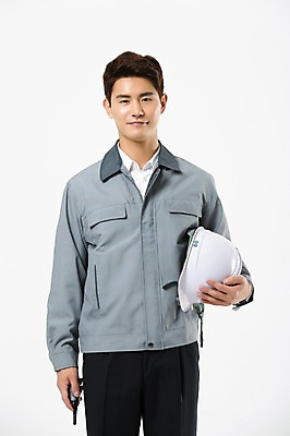 포토 JPG 스튜디오촬영 남자 실내 작업복 한명 서기 미소 상반신 20대 성인 앞모습 건설현장 한국인 안전모 성인남자한명만 인테리어디자이너 국내포토 직업 1 옷 뷰포인트 모션 건설업 표정 사람 동양인 청년 내부 헬멧 안전장비 남자한명만 성인남자만 파일형식